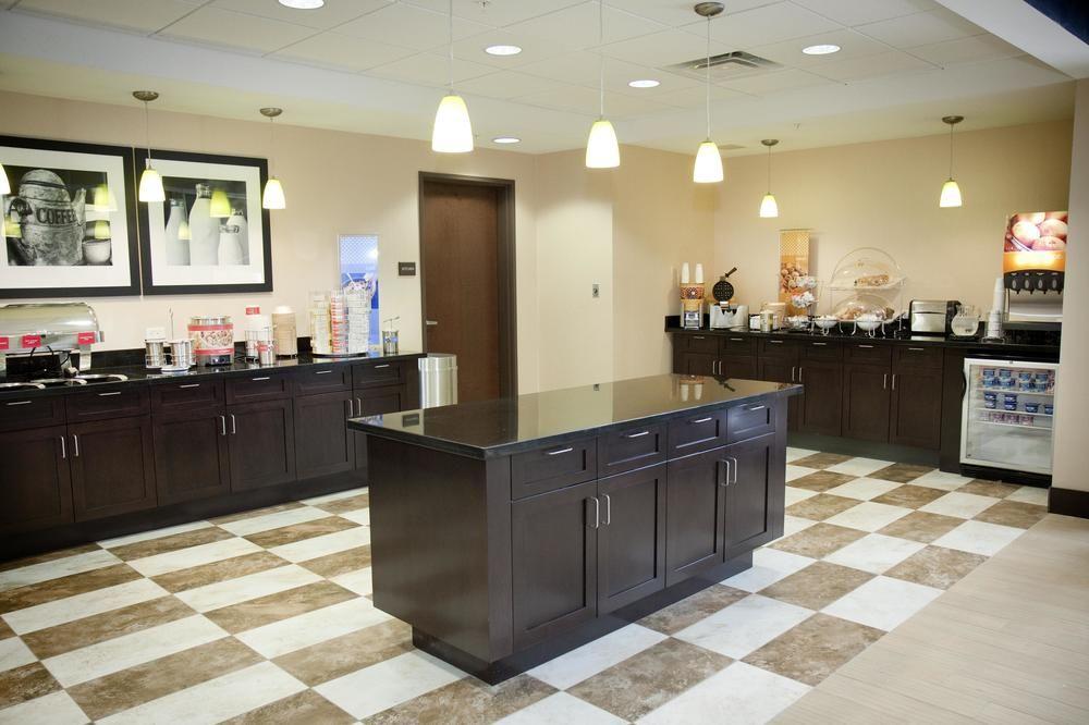 Hampton Inn & Suites Wheeling - The Highlands Triadelphia Екстериор снимка