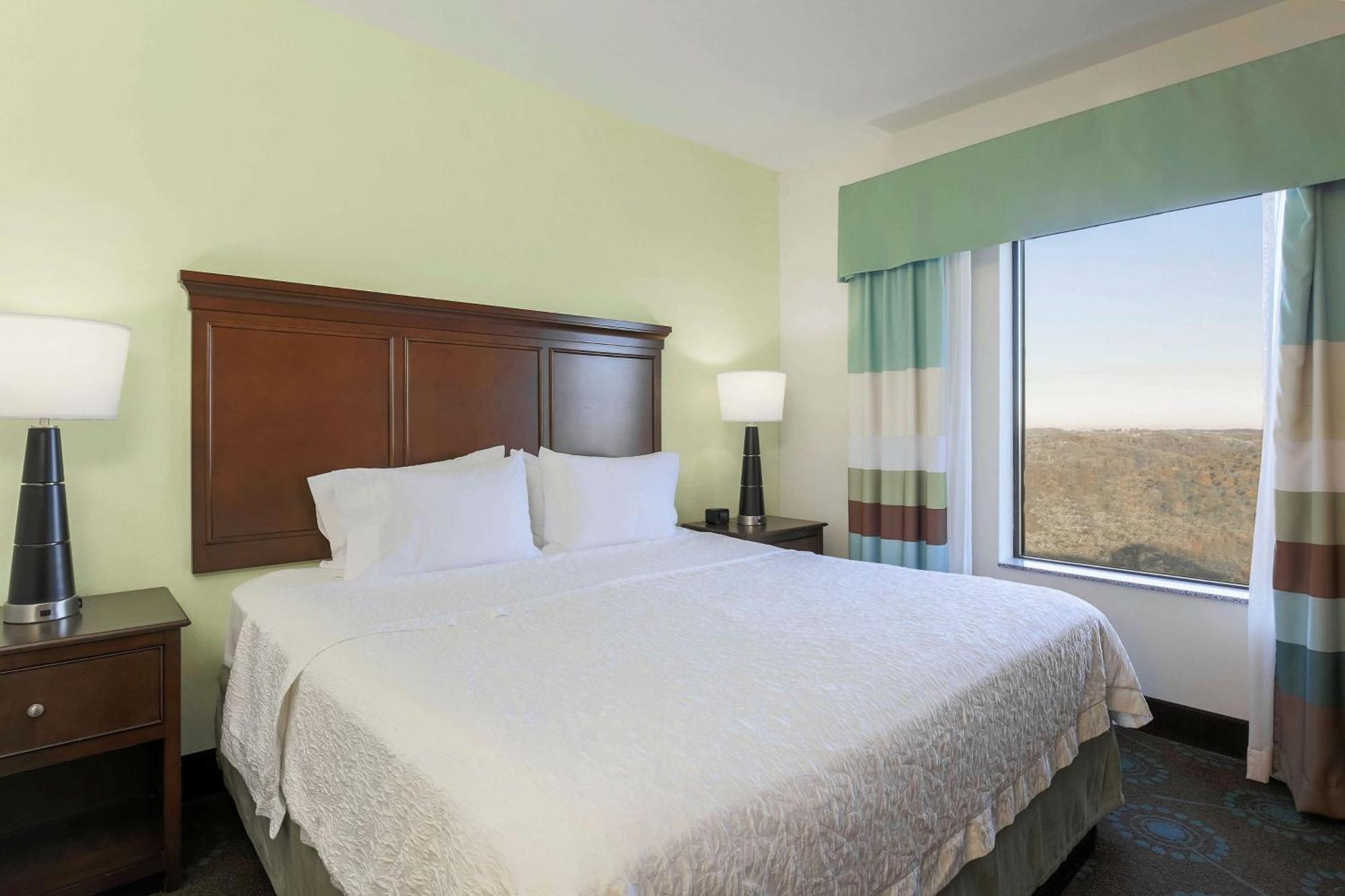 Hampton Inn & Suites Wheeling - The Highlands Triadelphia Екстериор снимка