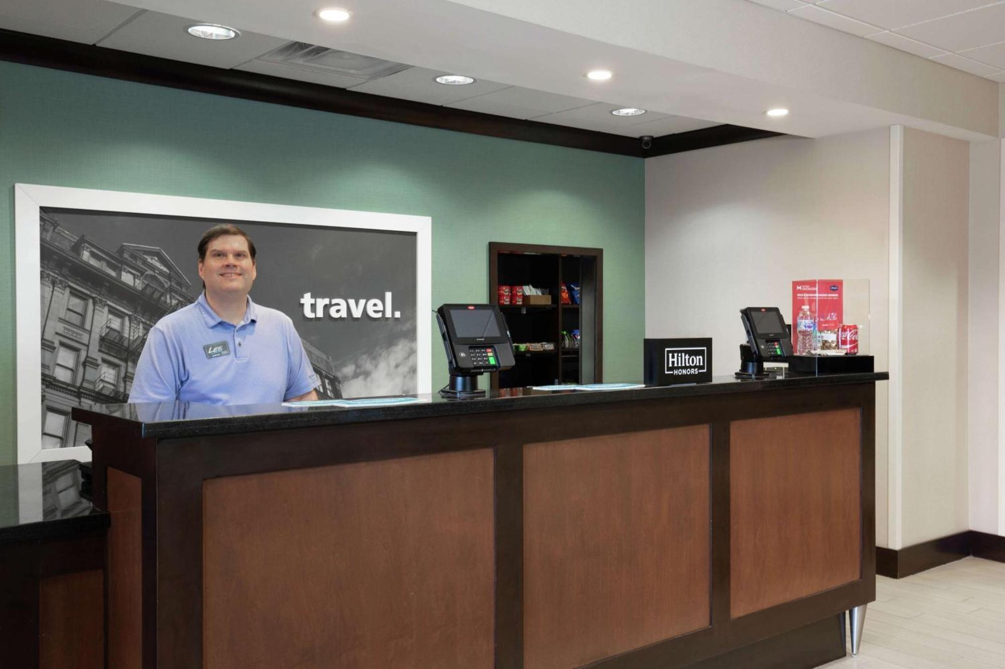 Hampton Inn & Suites Wheeling - The Highlands Triadelphia Екстериор снимка