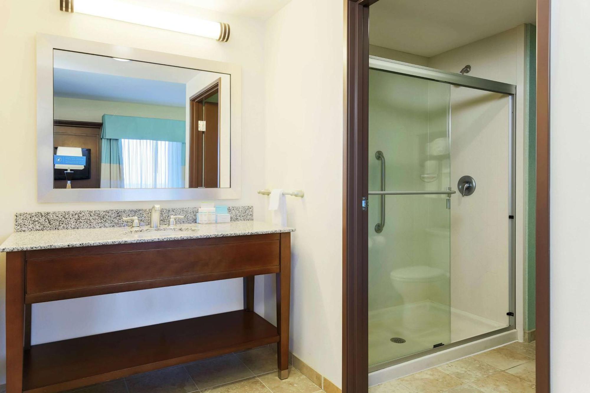 Hampton Inn & Suites Wheeling - The Highlands Triadelphia Екстериор снимка