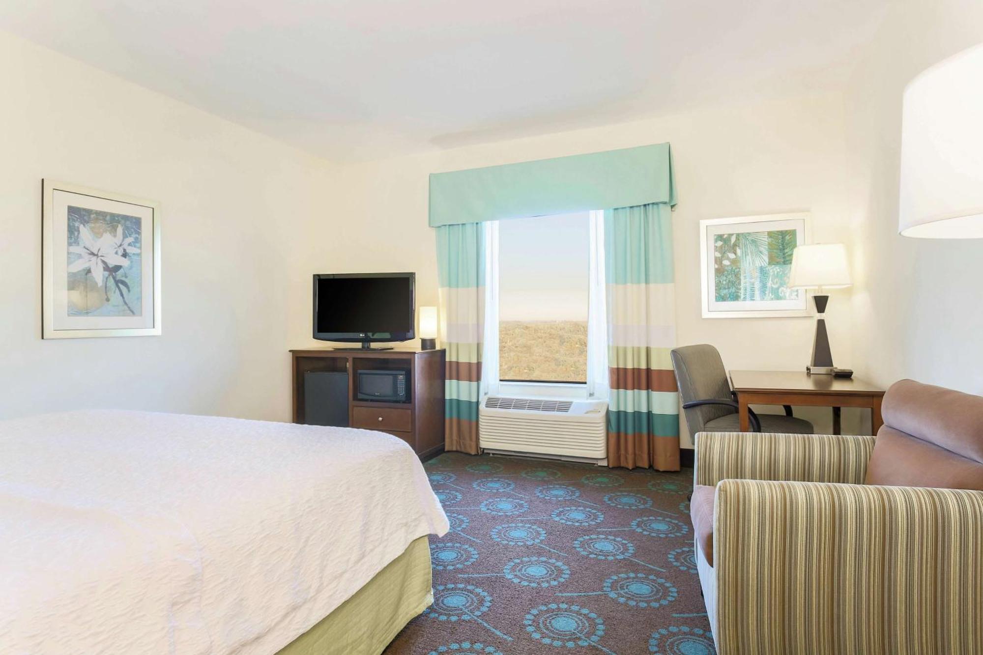 Hampton Inn & Suites Wheeling - The Highlands Triadelphia Екстериор снимка