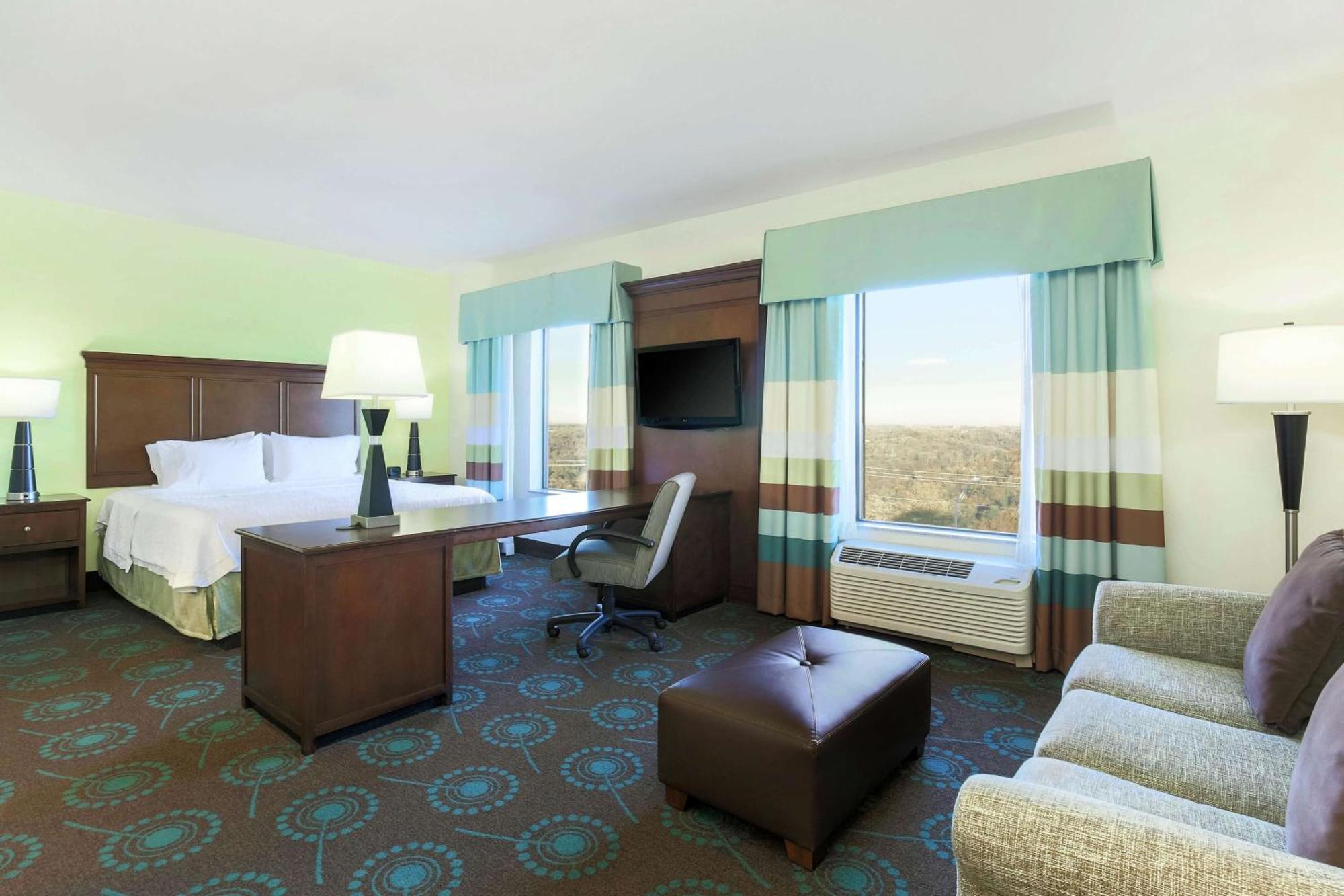 Hampton Inn & Suites Wheeling - The Highlands Triadelphia Екстериор снимка