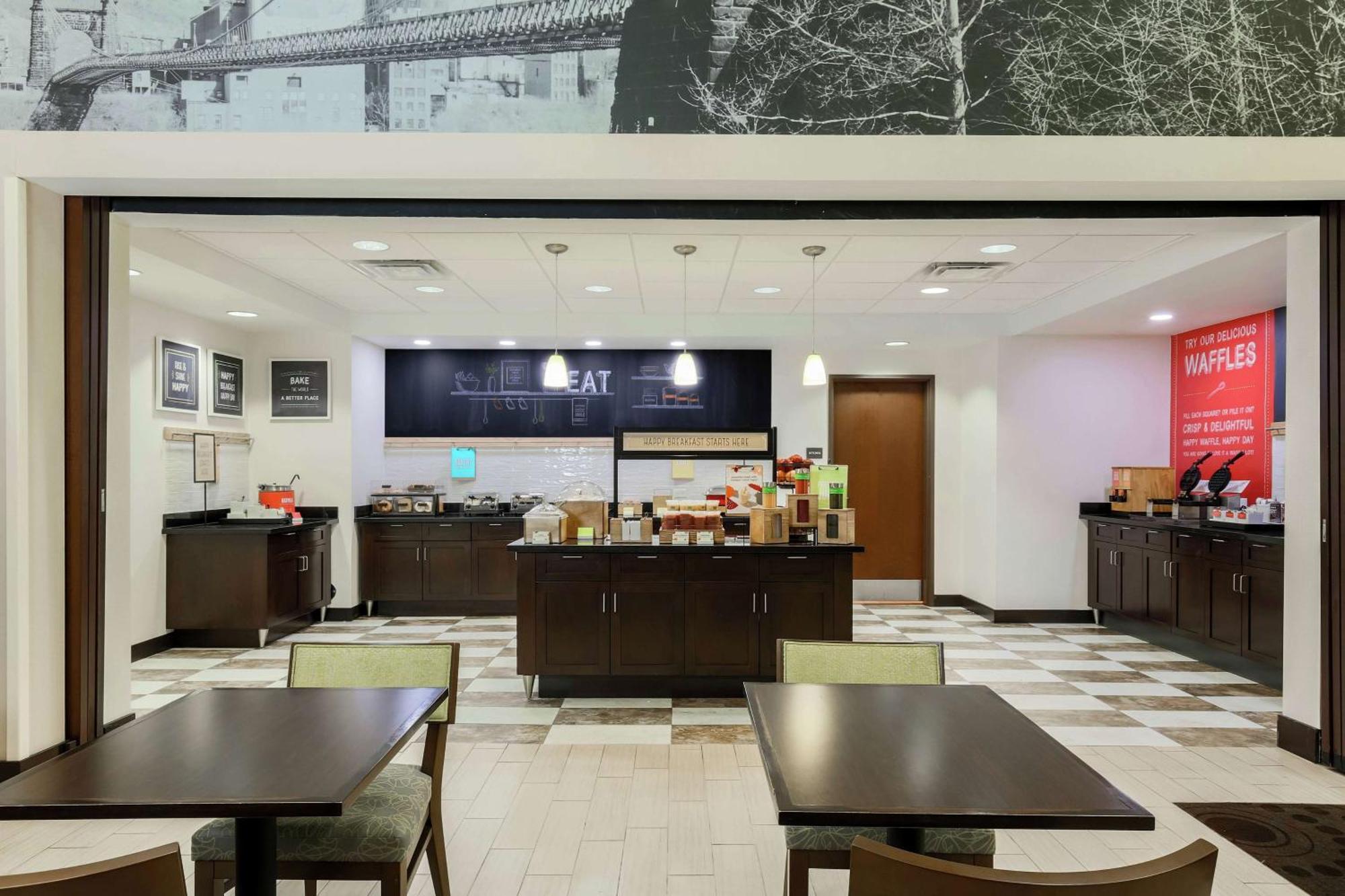Hampton Inn & Suites Wheeling - The Highlands Triadelphia Екстериор снимка