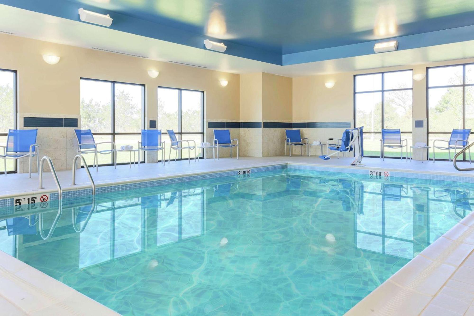 Hampton Inn & Suites Wheeling - The Highlands Triadelphia Екстериор снимка