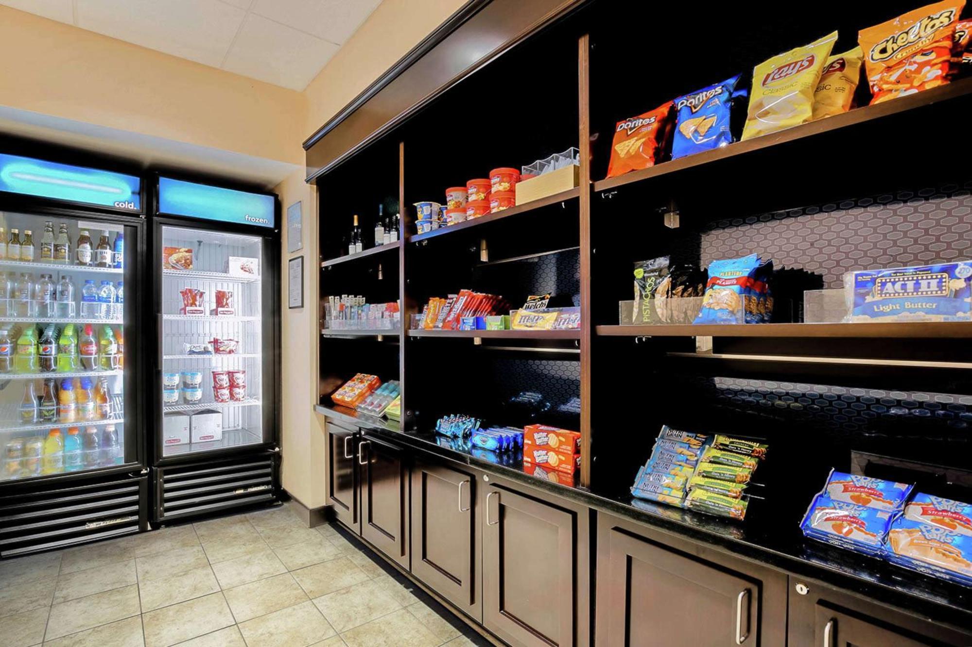 Hampton Inn & Suites Wheeling - The Highlands Triadelphia Екстериор снимка