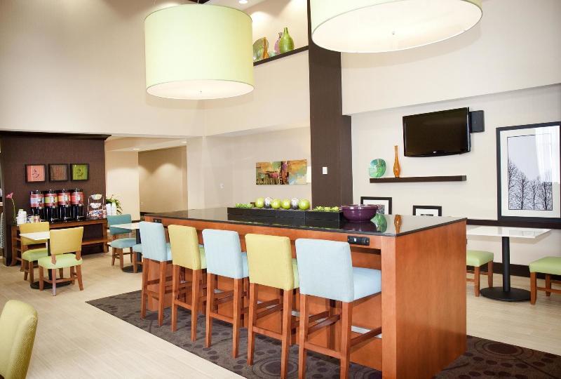 Hampton Inn & Suites Wheeling - The Highlands Triadelphia Екстериор снимка